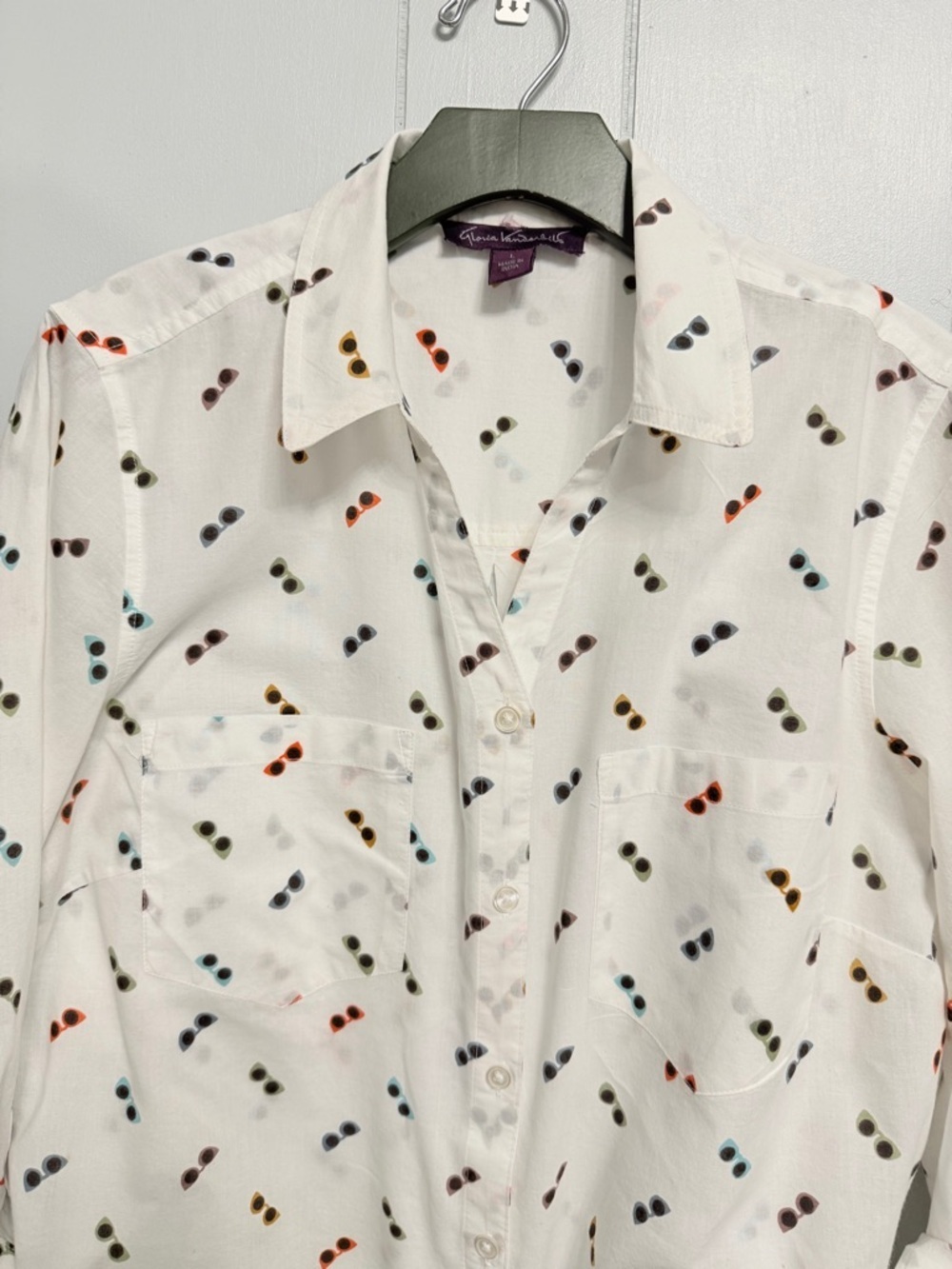 #16) Gloria Vanderbilt White Button-Front Shirt with Multicolor Sunglasses Print - Picture 2 of 7